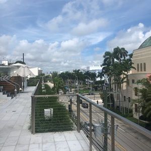 Meet your Posher, Ziya